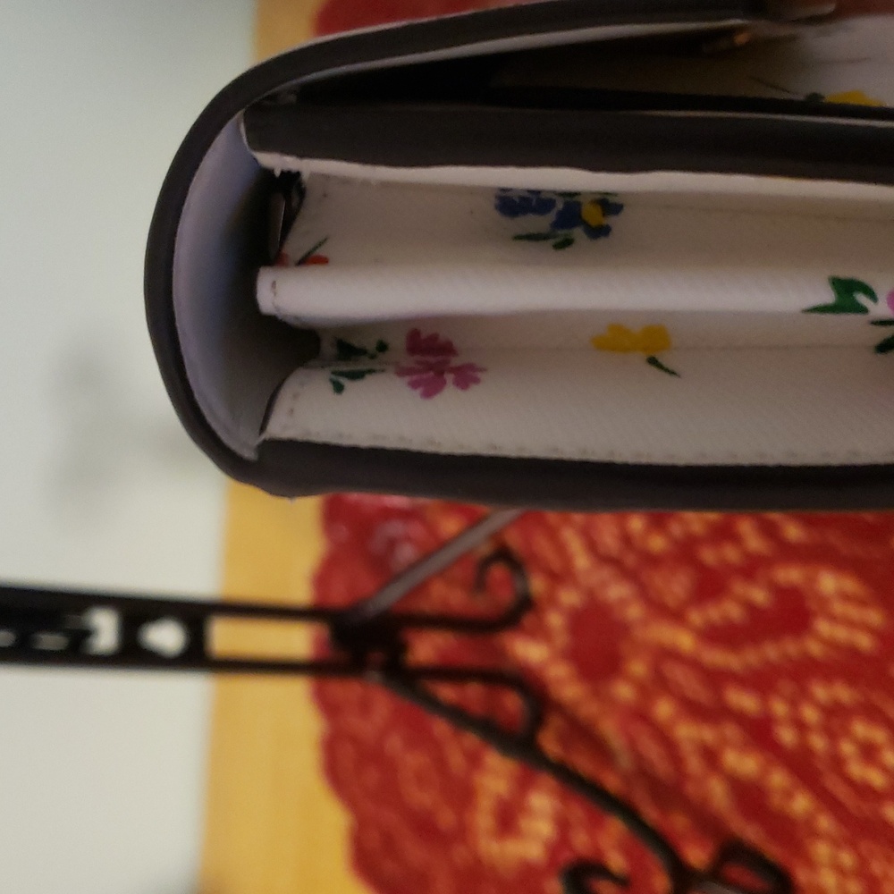 Kate Spade New York Staci Garden Wallet With Detatchable Card Holder NWOTs (#42) - Picture 3 of 14